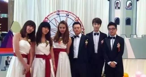 我在龍口，二十五、六歲，沒(méi)有結(jié)婚，沒(méi)有存款，也沒(méi)有房子！