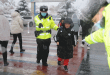 龍口開學第一天！“神獸”歸巢，交警冒雪護學保平安！——龍口網